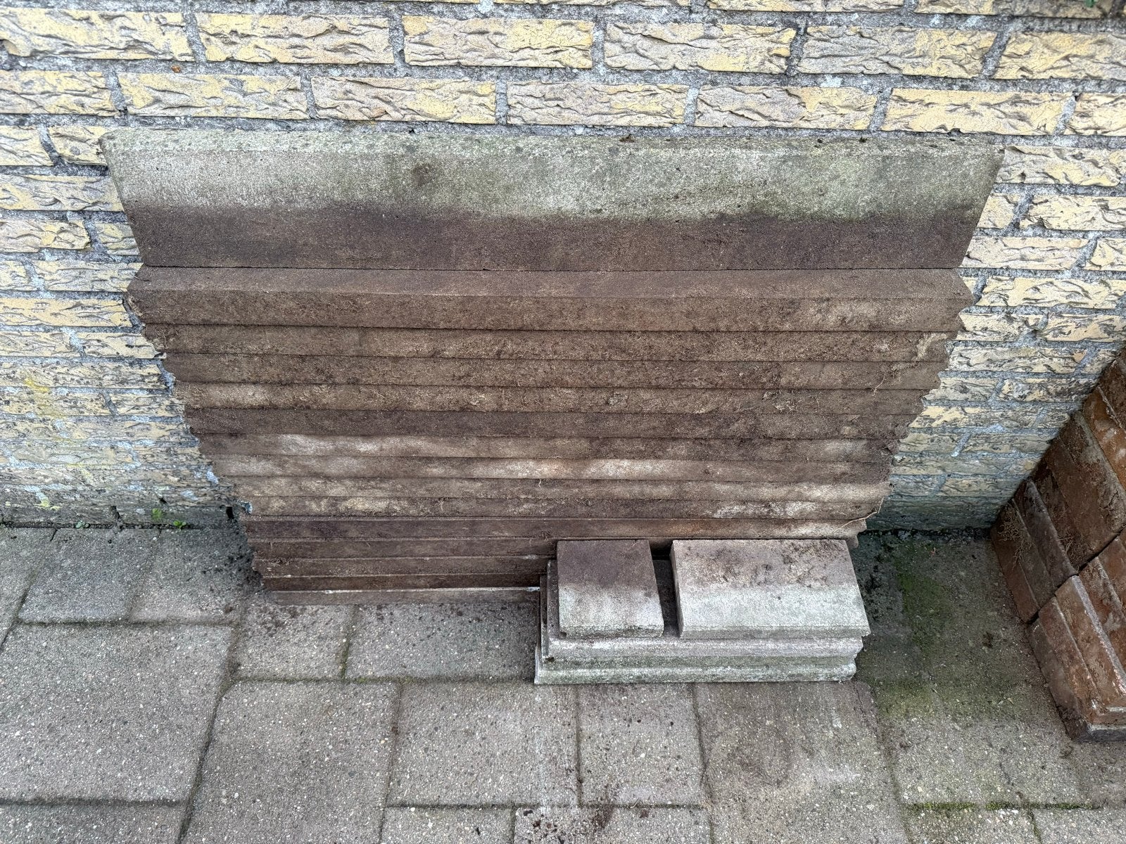Opsluitbanden grijs - 10 hele en kortere stukken (GRATIS), Tuin en Terras, Ophalen, Gebruikt, Grijs