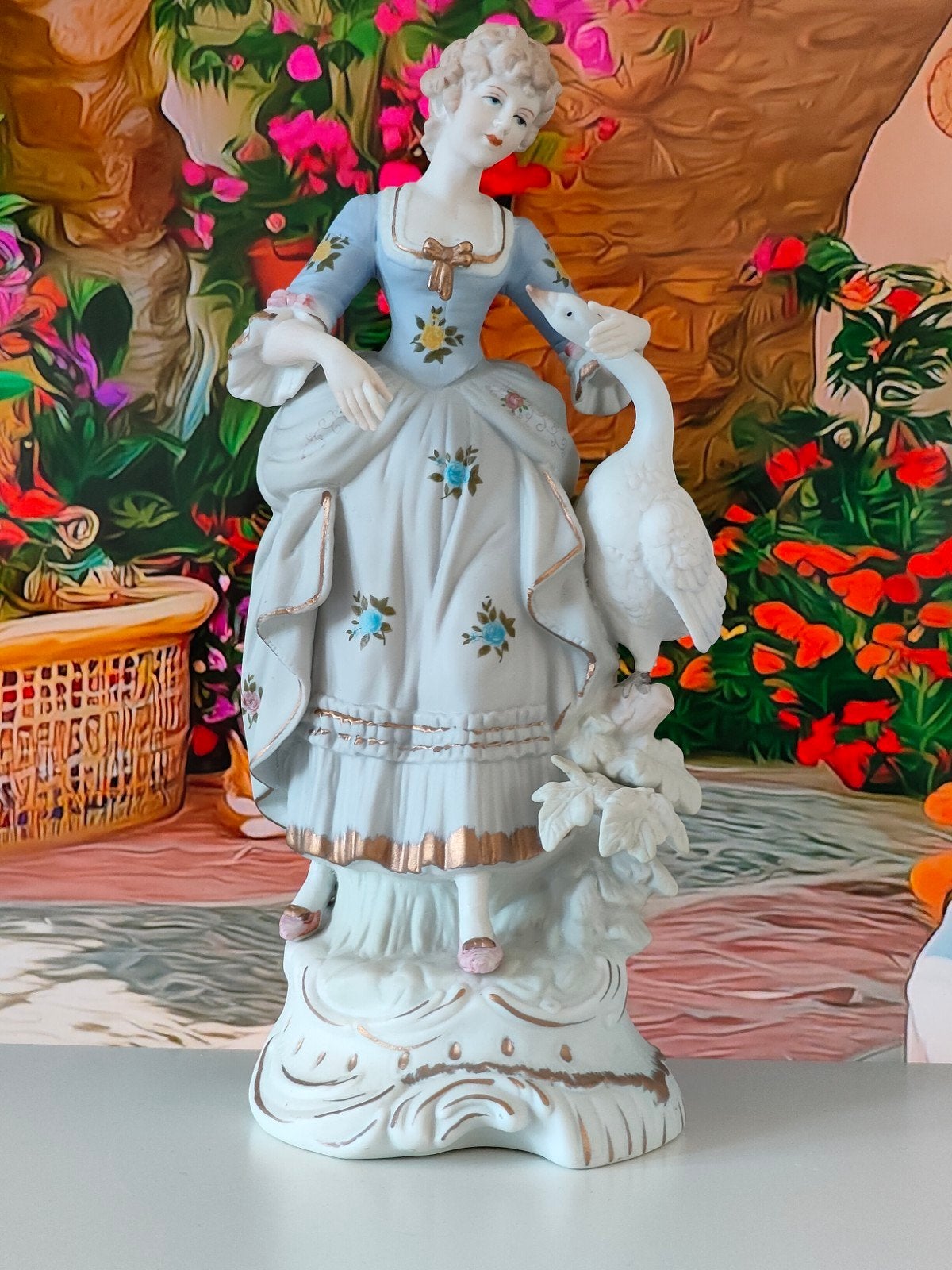 Decoratief beeld van een meisje met een zwaan, Antiek en Kunst, Ophalen of Verzenden