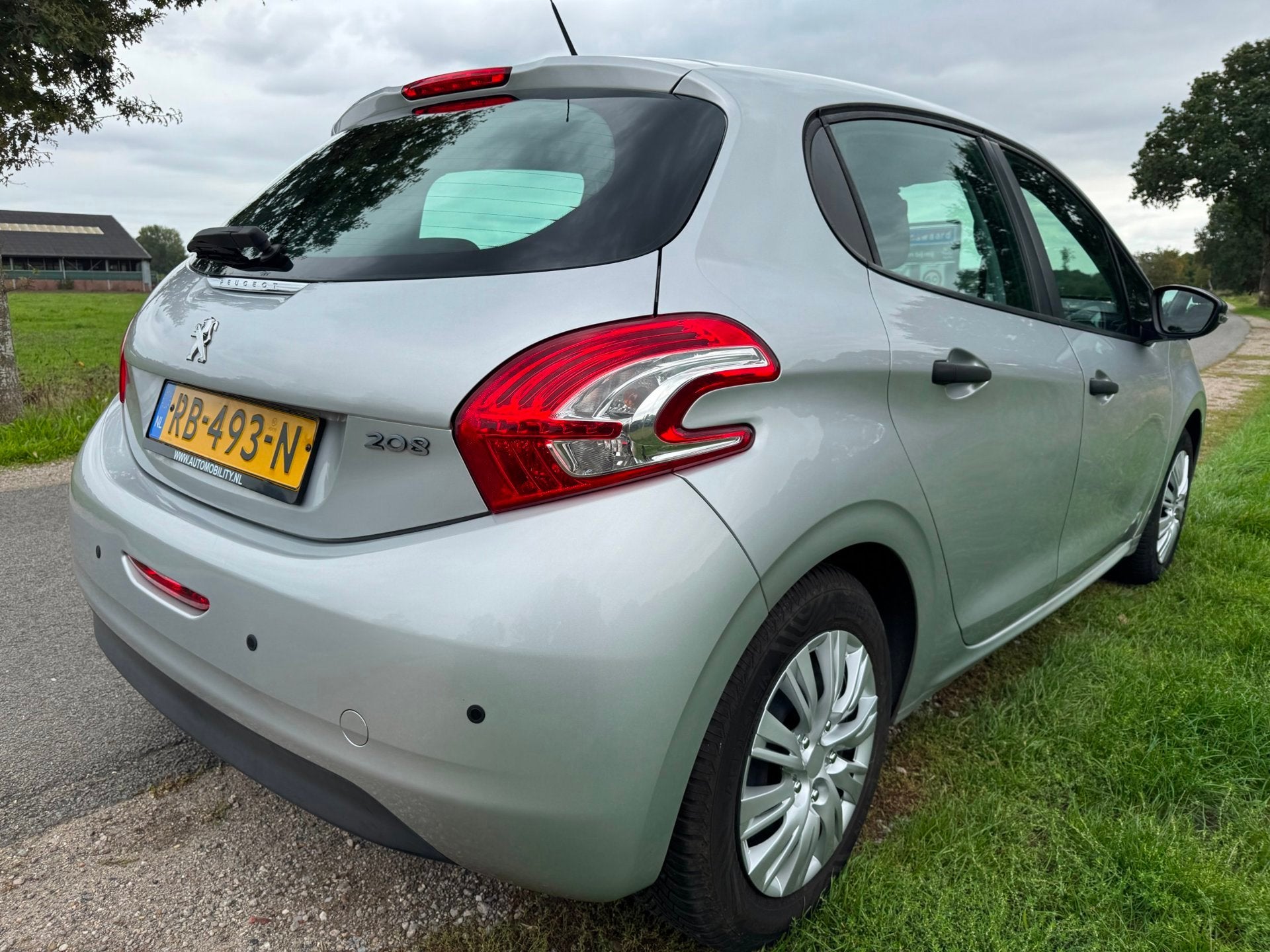 Peugeot 208 1.0 VTi Access keurig onderhouden, Euro 5, Gebruikt, Bedrijf, 3 cilinders