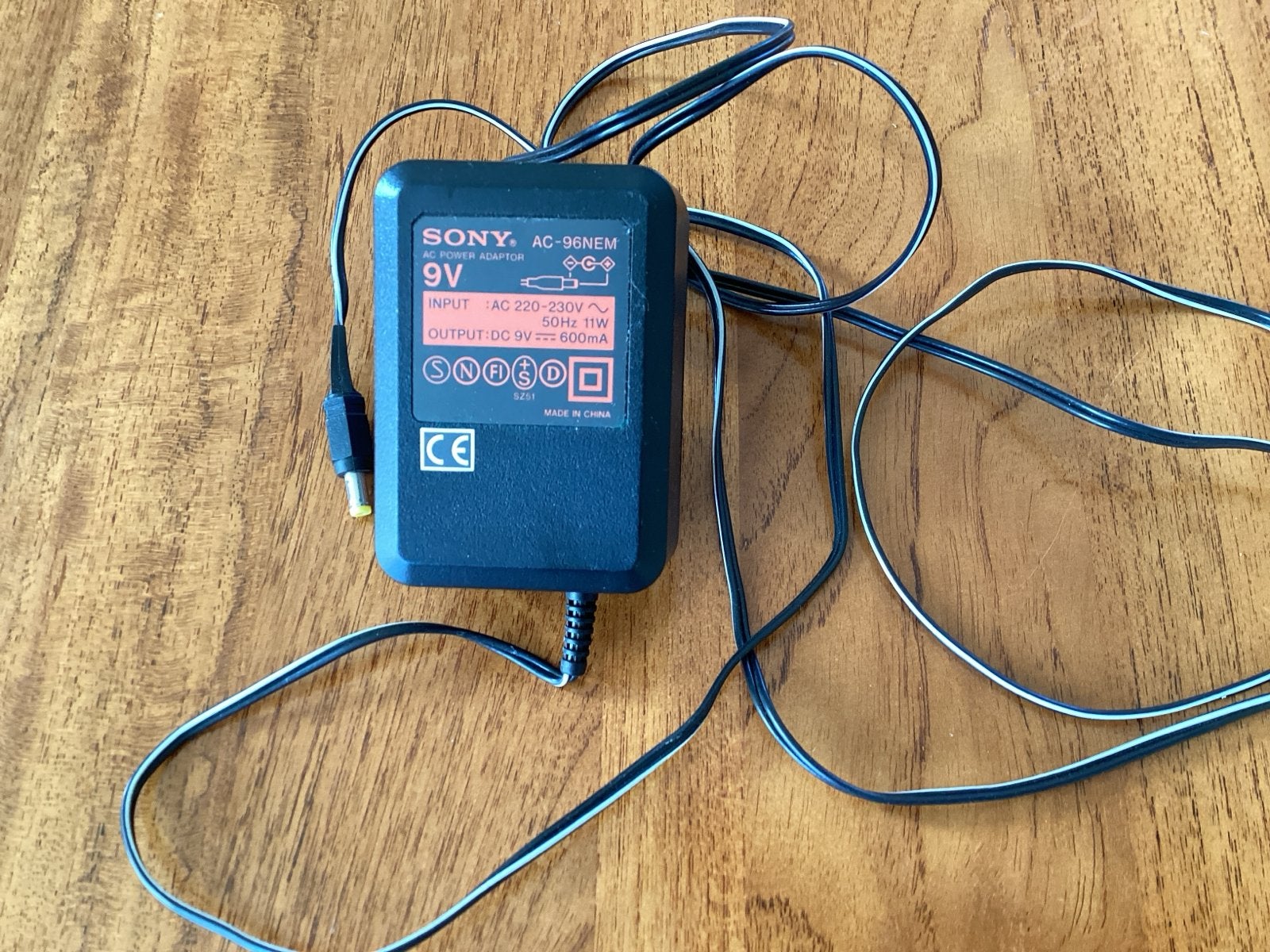 Sony AC-96NEM AC Power Adapter 9V 600mA, Computers en Software, Pc- en Netwerkkabels, Zo goed als nieuw, Ophalen of Verzenden
