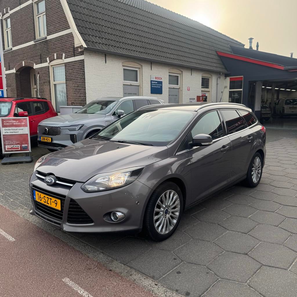 Ford Focus 1.6 Ecoboost 150pk 2012 Bruin nieuwe apk, 1596 cc, 1258 kg, Zwart, 4 cilinders