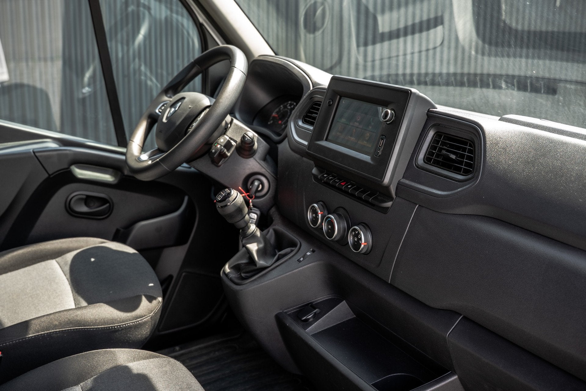 Renault Master 2.3dCi | Bakwagen met Laadklep | LED | Carpla, Auto's, Bestelauto's, 145 pk, Gebruikt, 4 cilinders, Renault