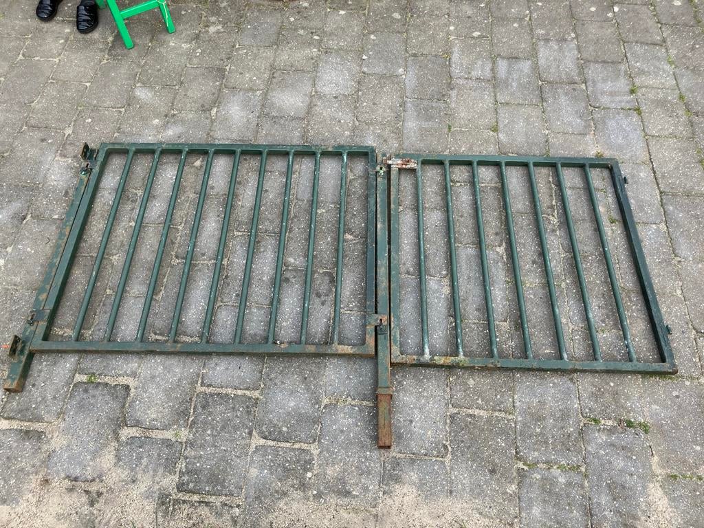 IJzeren hek met loopgedeelte en 2 palen, Ophalen, Met poort, Gebruikt, Tuinhek