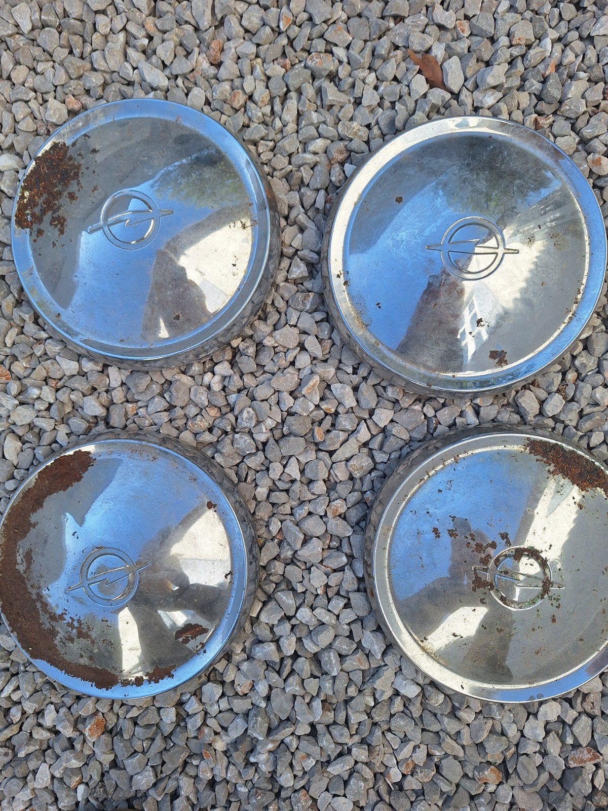 Roestige wieldoppen Opel (jaren '60), Auto diversen, Ophalen of Verzenden, Gebruikt