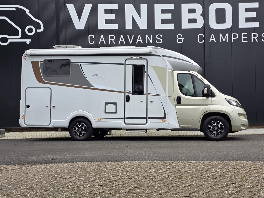 Bürstner Lyseo Privilege TD 690, Caravans en Kamperen, Campers, Standaard zit, Ringverwarming, Fiat, 6 tot 7 meter