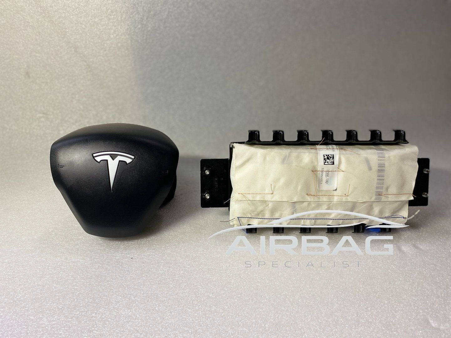 Foto 2 van Tesla model 3 17-23 (5YJ3) airbagset stuur airbag passagier