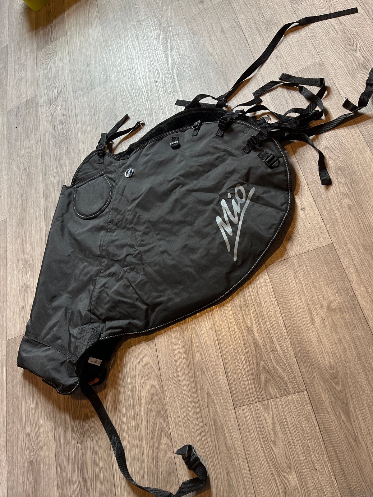Origineel beenkleed Sym Mio 50 met tas - Zo goed als nieuw, Ophalen of Verzenden, Zo goed als nieuw, Overige typen, SYM