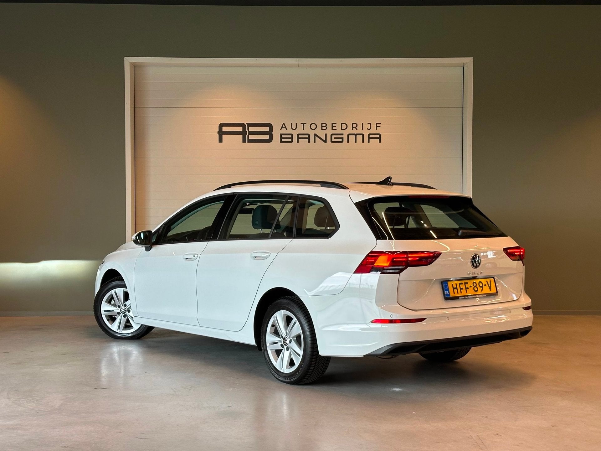 Volkswagen Golf Variant 1.5 TSI LIFE BUSINESS/APPLE CARPLAY+, Auto's, Voorwielaandrijving, Stof, 4 cilinders, Wit