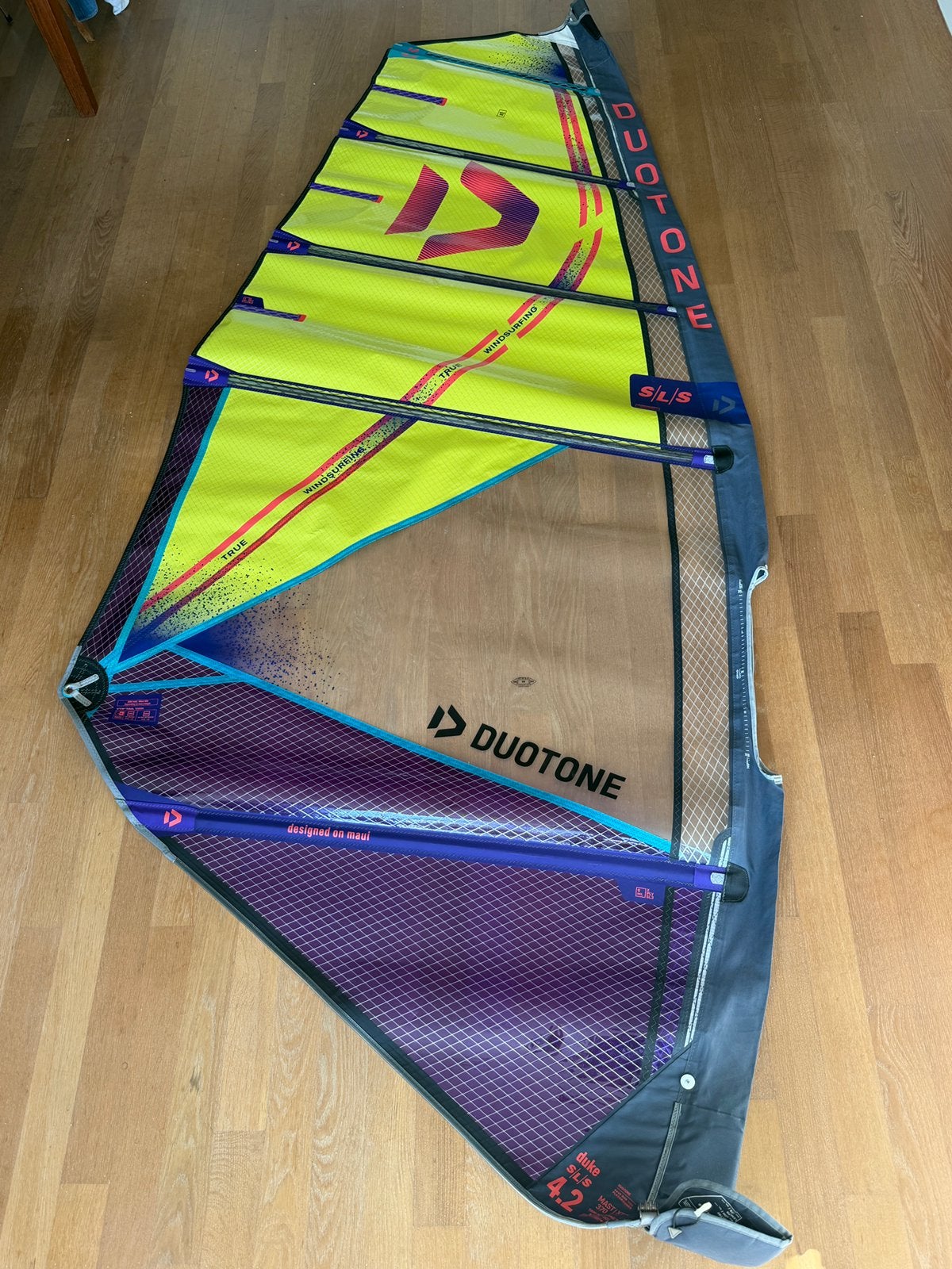 Duotone Duke SLS 4.2 en Duke 4.7 (2026), Watersport en Boten, Met draagtas, 3.5 tot 5 m², Ophalen of Verzenden, Zo goed als nieuw
