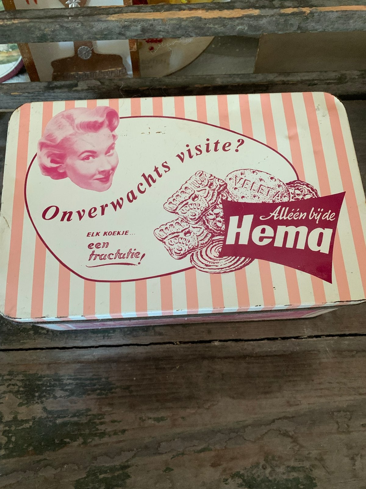 Vintage Hema blik 'Onverwachts visite?' - Koekblik, Ophalen of Verzenden, Gebruikt, Koek(jes), Overige merken