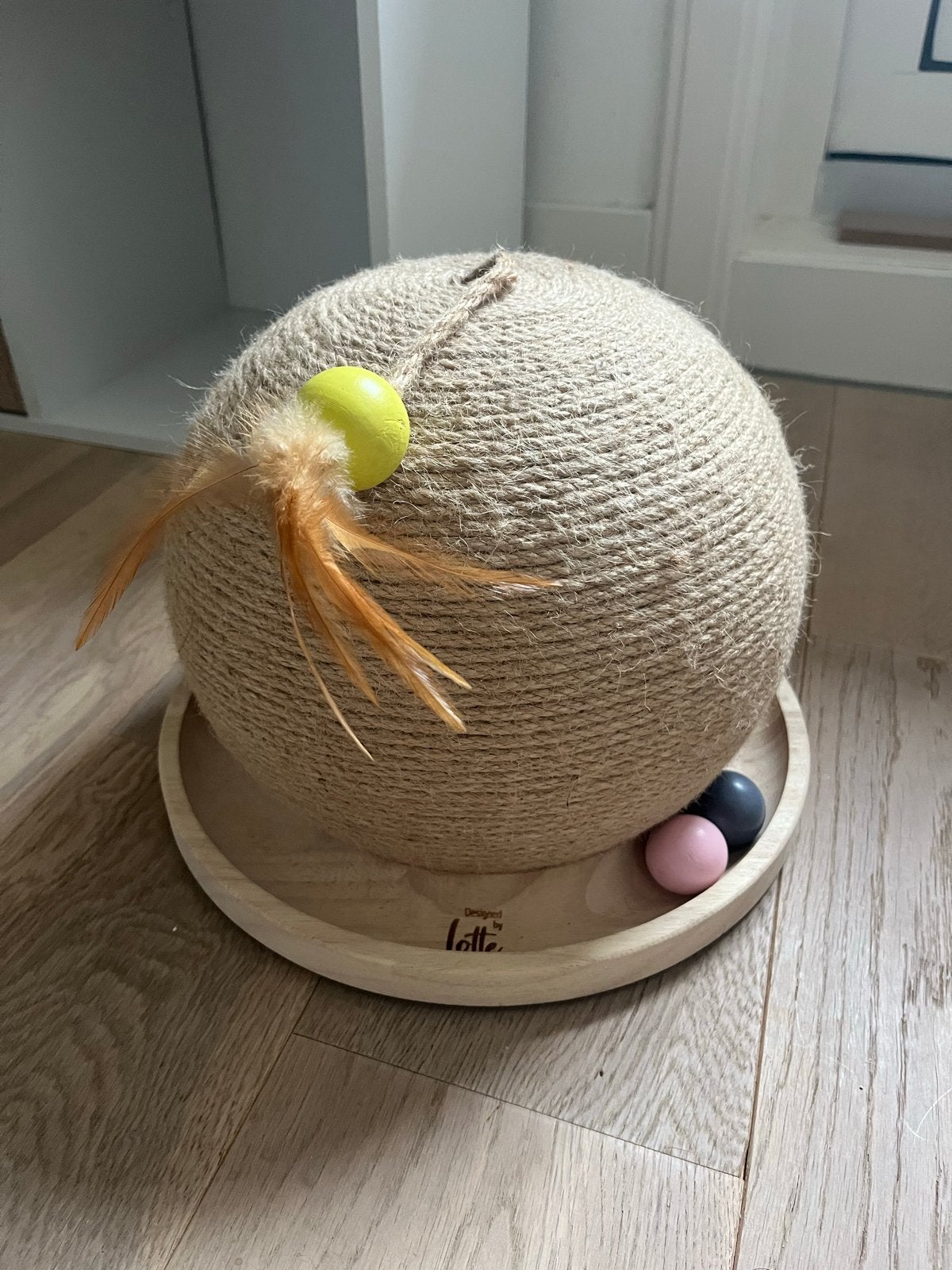 Designed By Lotte Speelbol Mila - Krabpale, Ophalen of Verzenden, Zo goed als nieuw