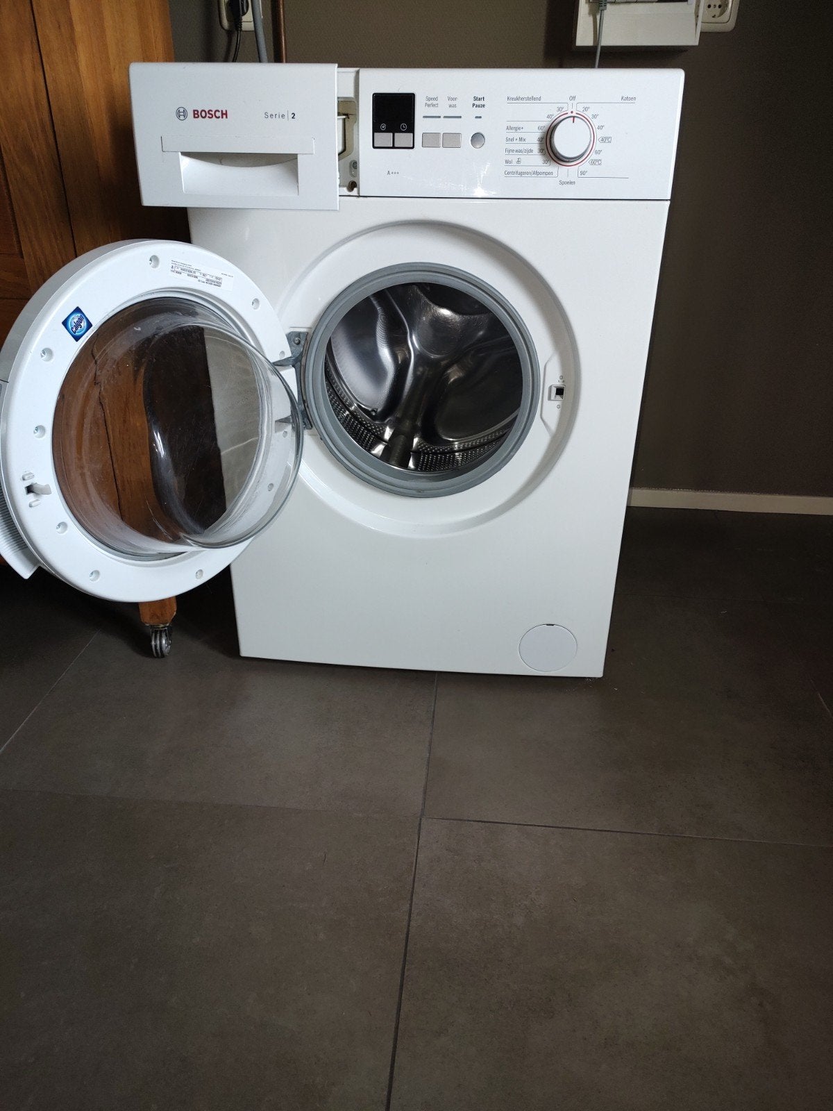 Foto 3 van Bosch Serie 2 WAB28160NL Wasmachine - 6 kg, 1400 toeren