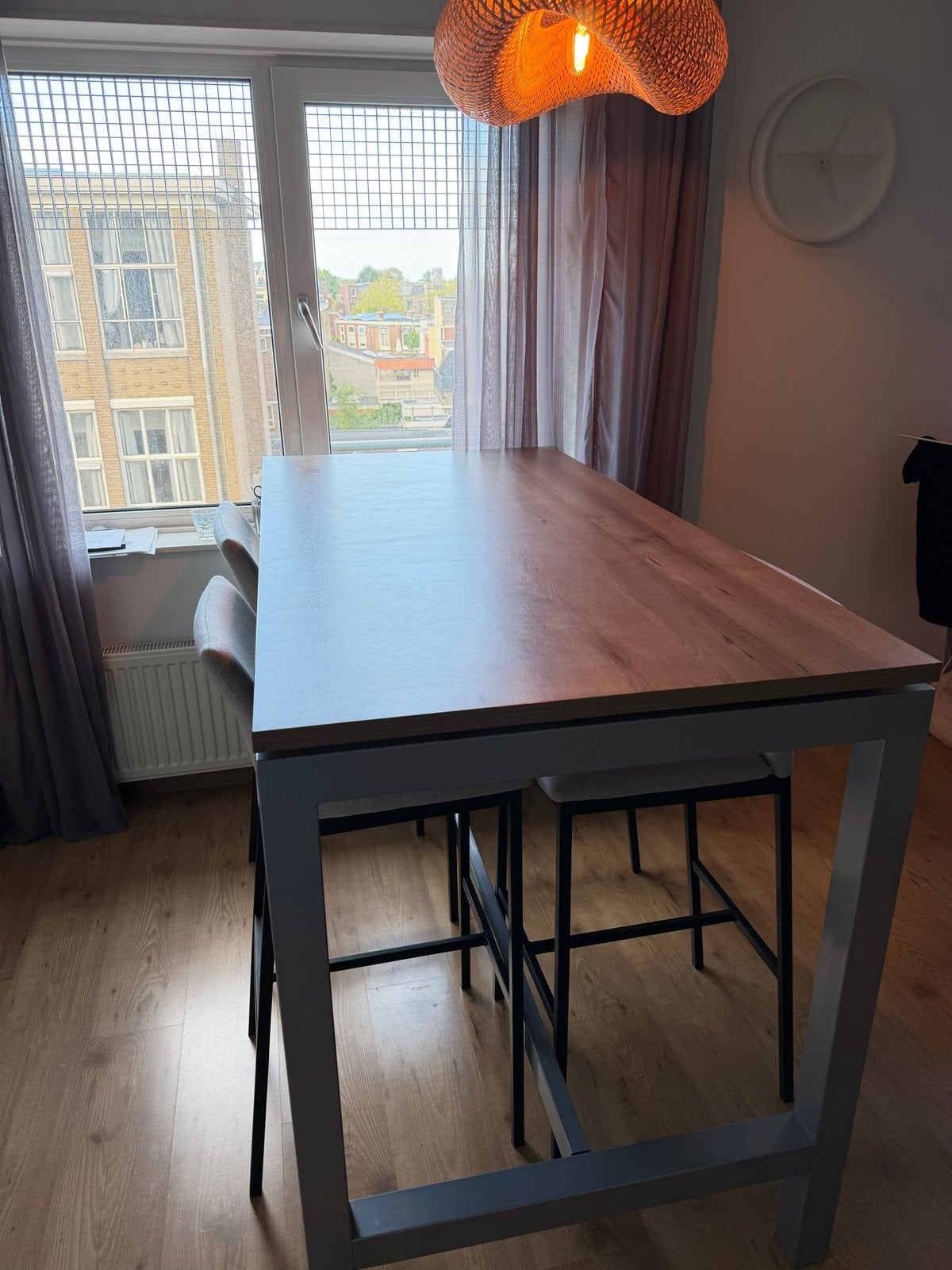 Tafel met 4 barkrukken - mag apart verkocht worden, Huis en Inrichting, Met voetsteun, Ophalen of Verzenden, Zo goed als nieuw