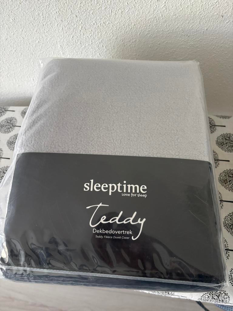 TWEE STUKS Teddy 2 persoons dekbedovertrekken, Dekbedovertrek, Tweepersoons, Ophalen of Verzenden, Zo goed als nieuw