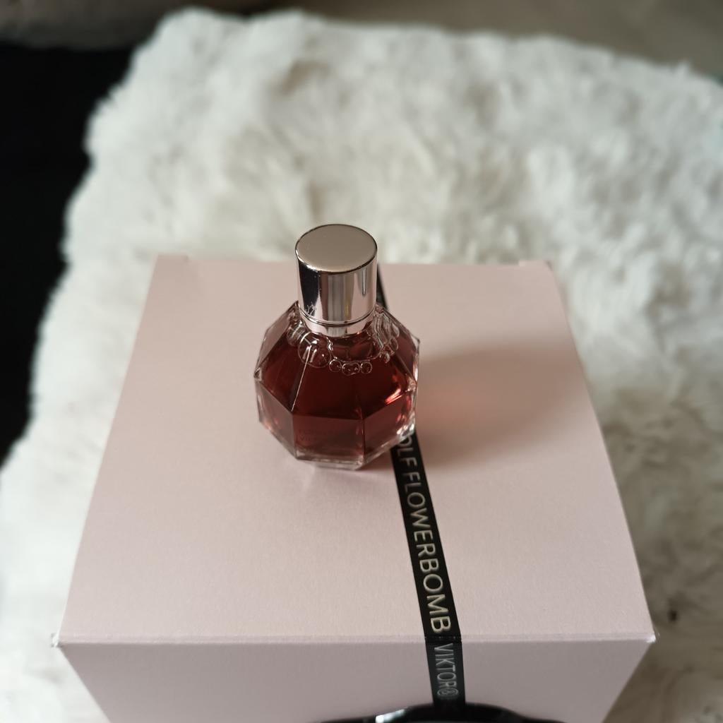 VICTOR en ROLF FLOWERBOMB miniatuur...nieuw, Sieraden, Tassen en Uiterlijk, Uiterlijk | Parfum, Ophalen of Verzenden, Nieuw