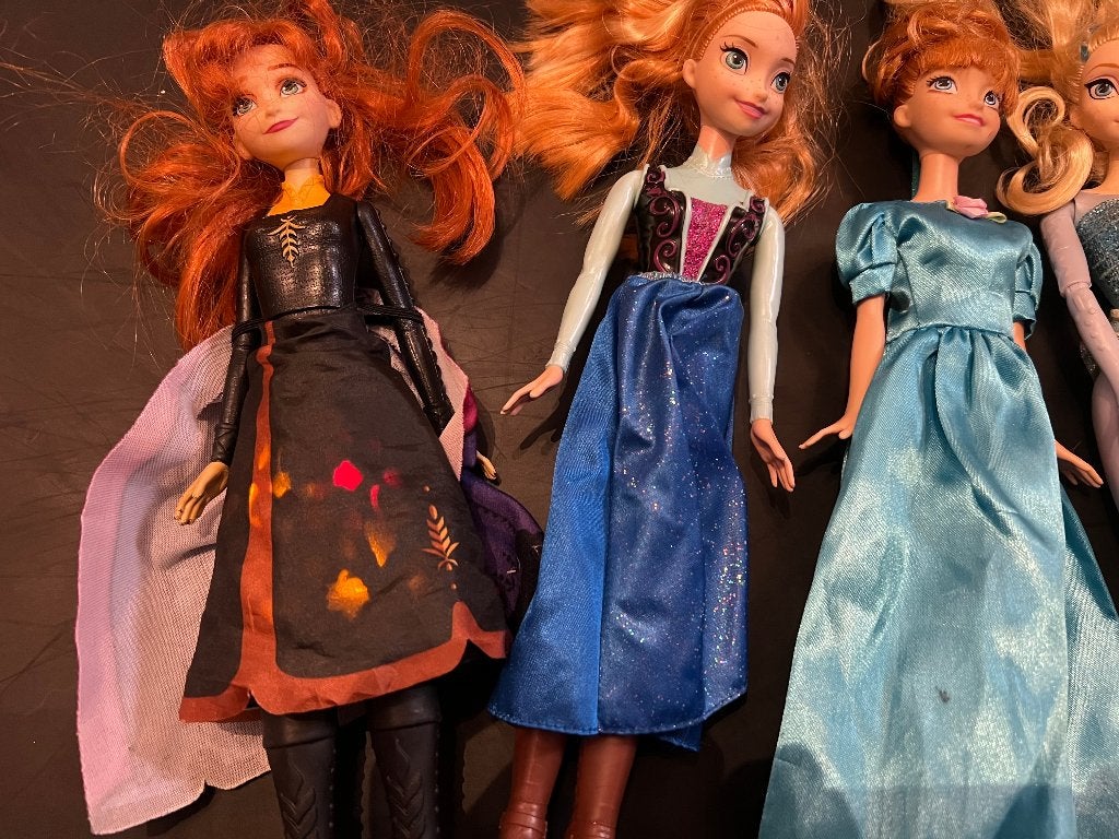 Anna Elsa poppen barbies Disney Frozen ijsdanseres prinses, Ophalen of Verzenden, Zo goed als nieuw, Barbie