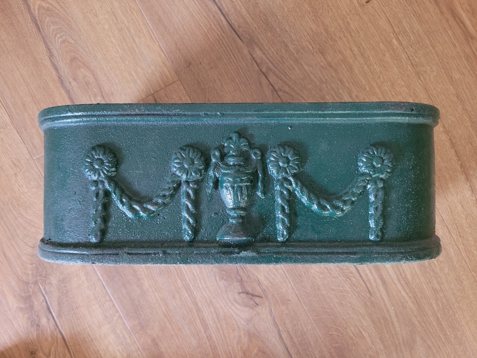 Franse gietijzeren jardiniere met guirlandes en vaas 36 x 15, Ophalen, Overige materialen, Minder dan 30 cm, Minder dan 60 cm