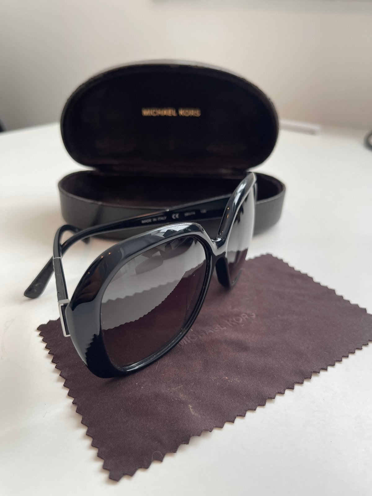 Michael Kors Zonnebril met etui en doekje, Overige merken, Gebruikt, Zonnebril, Verzenden
