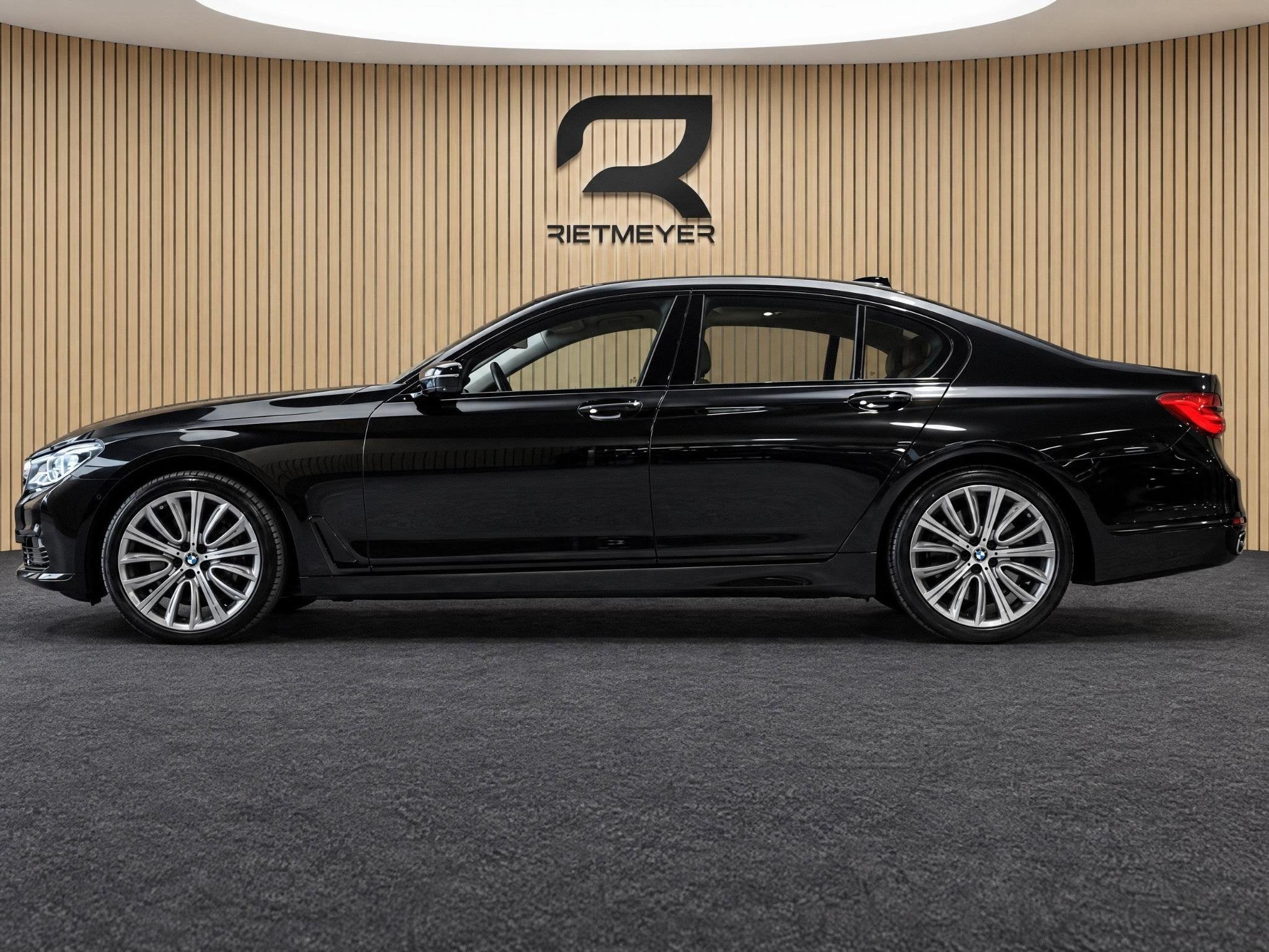 BMW 7-serie 750i xDrive |Pano |Soft Close |Head-Up |Massage&, Auto's, Automaat, Gebruikt, Met garantie (alle), 4395 cc