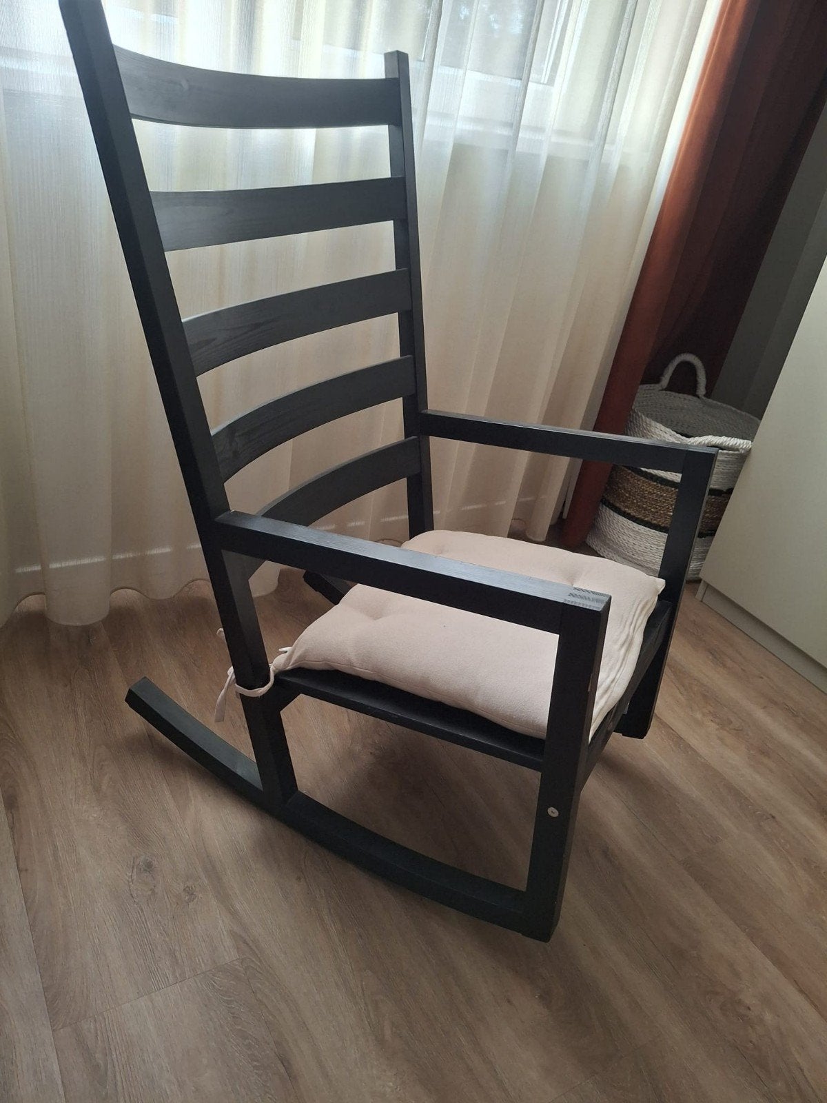 IKEA Varmdo schommelstoel zwart, Huis en Inrichting, Ophalen, Zwart, Zo goed als nieuw, Eén