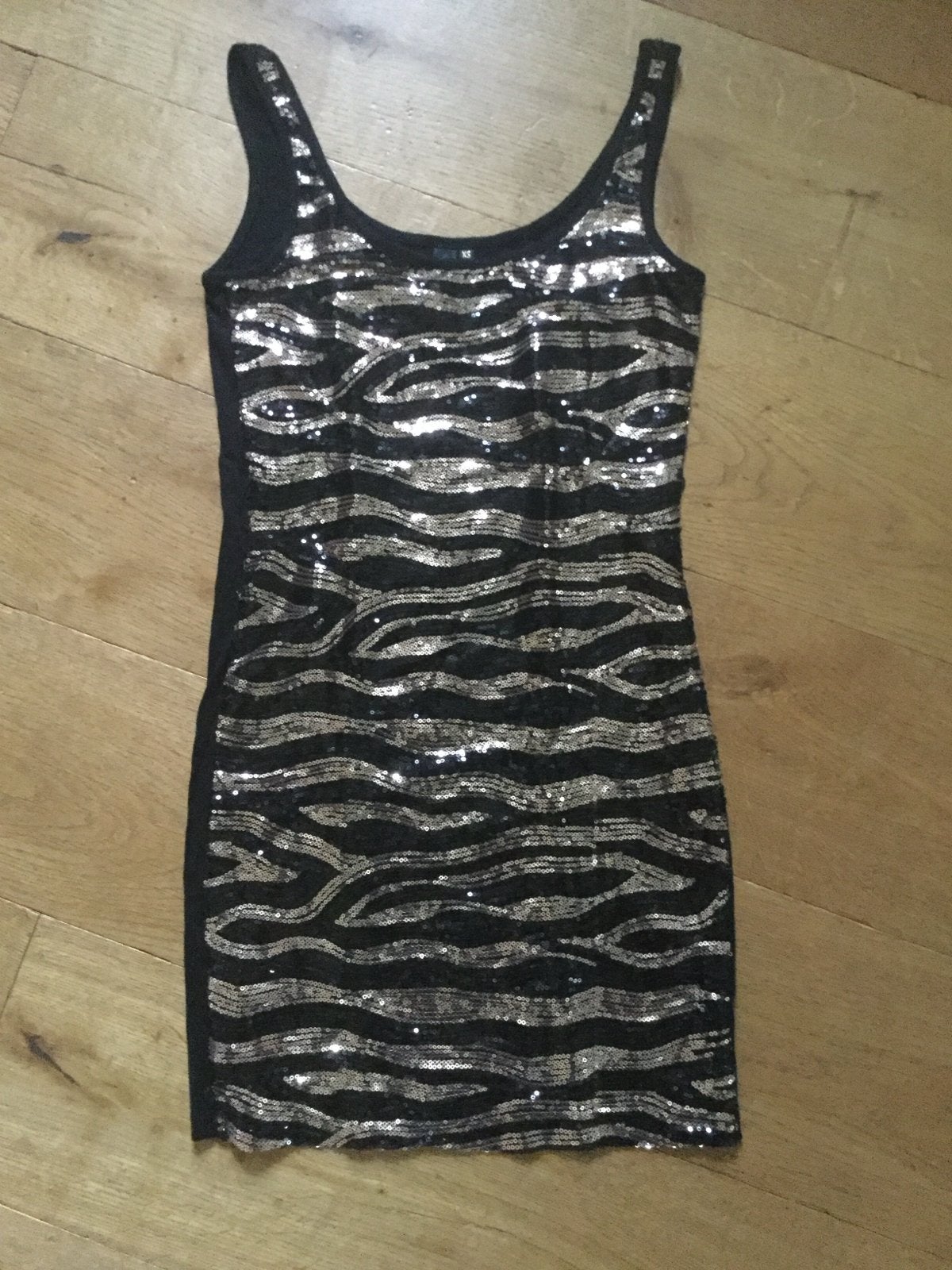 Zwarte pailletten jurk met zilveren zebraprint, Zwart, Ophalen of Verzenden, Zo goed als nieuw, Maat 36 (S)