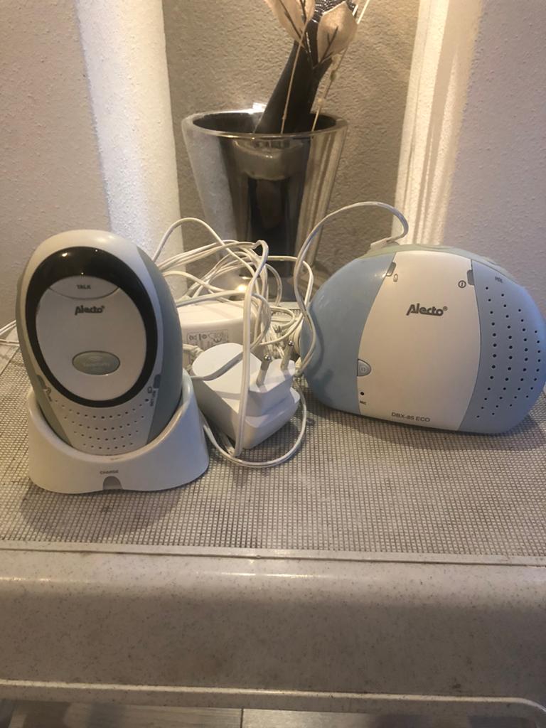 Te koop: goed werkende Alecto babyfoon DBX—85, Kinderen en Baby's, Babyfoons, Ophalen of Verzenden, Zo goed als nieuw, 250 meter of meer