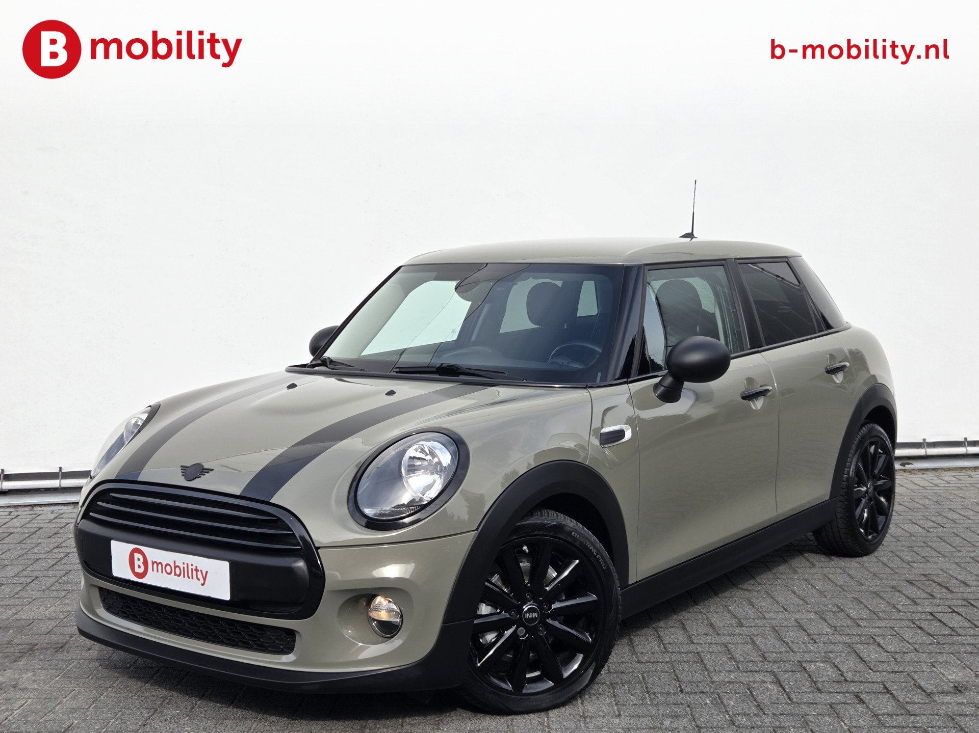 MINI 5-deurs 1.5 Salt 5-Drs Automaat Apple CarPlay NL Auto!, Auto's, Stof, Gebruikt, 1200 kg, Verwarmde buitenspiegels