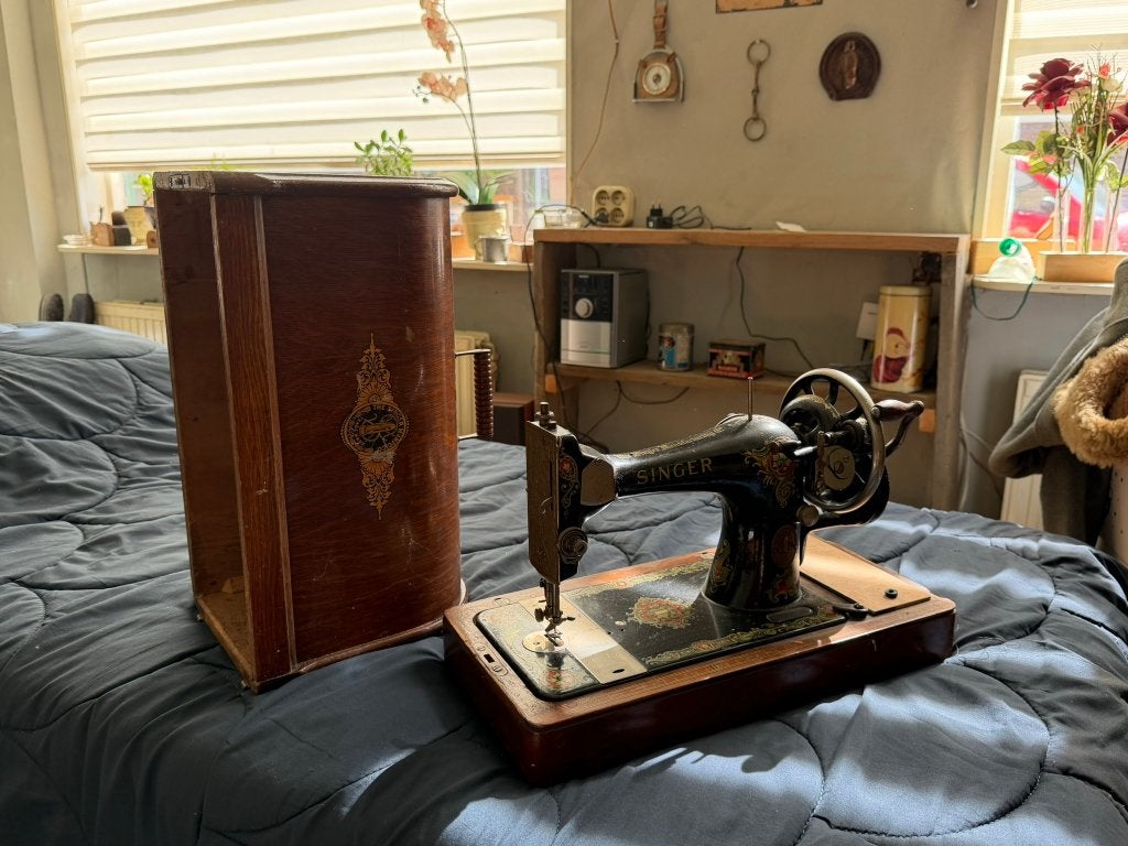 Antieke Singer naaimachine met houten kap, Antiek en Kunst, Antiek | Naaimachines, Ophalen