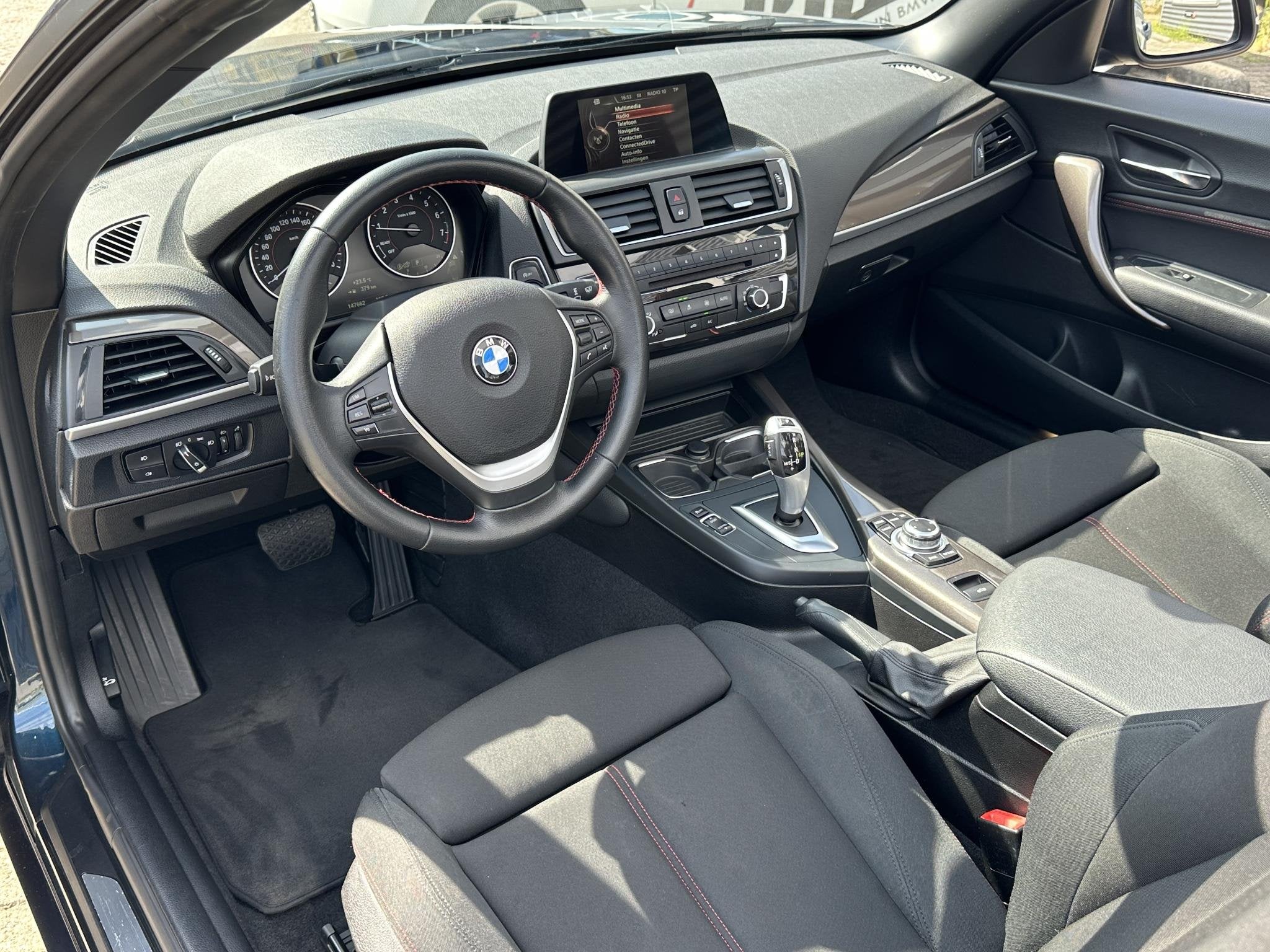 BMW 2-serie Cabrio 218i Sport Navigatie | Trekhaak | Automaa, Automaat, Gebruikt, Origineel Nederlands, 3 cilinders