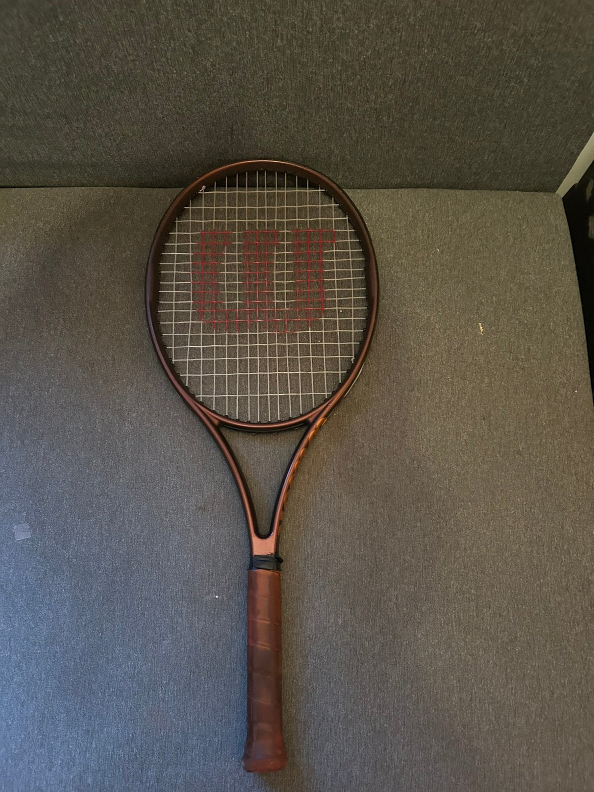 Wilson Pro Staff V14 Junior Tennis Racket (size 26), Sport en Fitness, Tennis, Gebruikt, Ophalen of Verzenden, Racket, L0