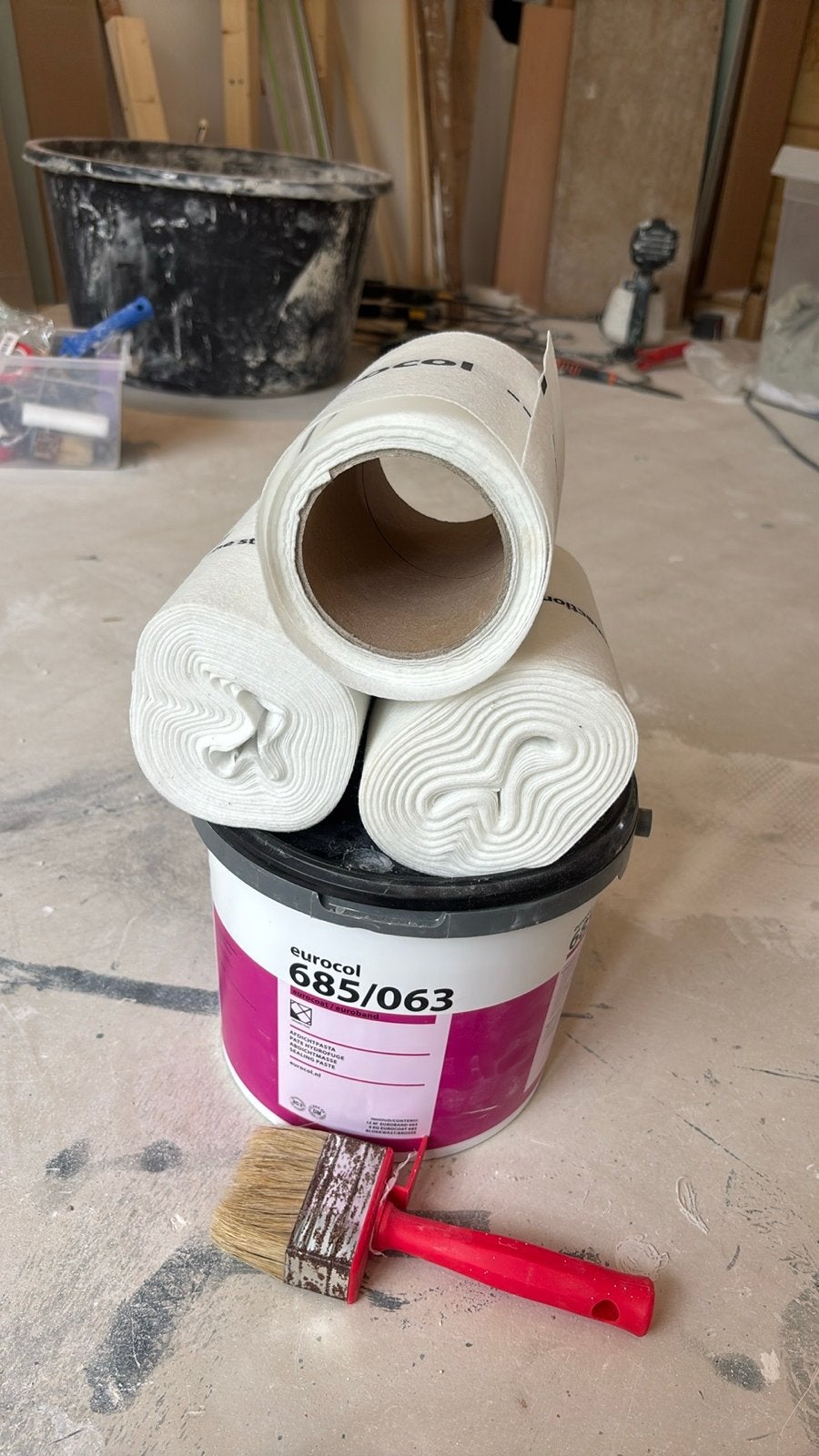 Eurocol egaliseerpasta & kimband vlies + kwast, Doe-het-zelf en Verbouw, Minder dan 5 liter, Ophalen, Gebruikt, Overige kleuren