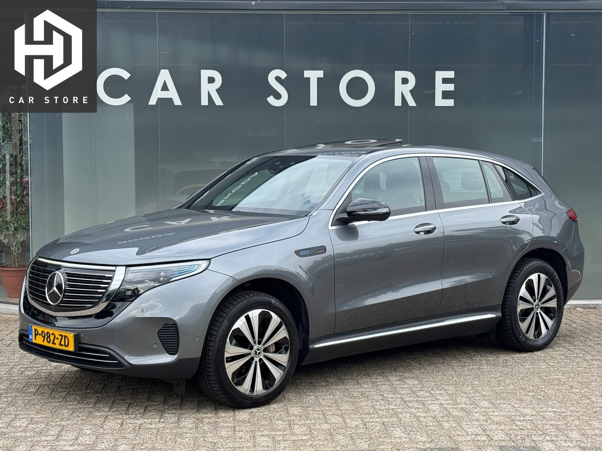 Mercedes-Benz EQC 400 4MATIC Luxury 80 kWh 98% SOH PANO|ADAP, Automatische klimaatregeling, Zwart, 80 kWh, Vierwielaandrijving