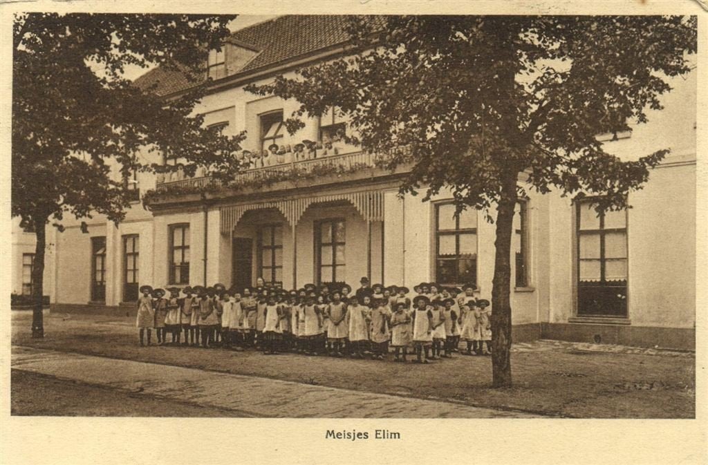Meisjes Elim. - Neerbosch - 1931 gelopen, Verzamelen, Ansichtkaarten | Nederland, Verzenden, 1920 tot 1940, Gelopen, Noord-Brabant