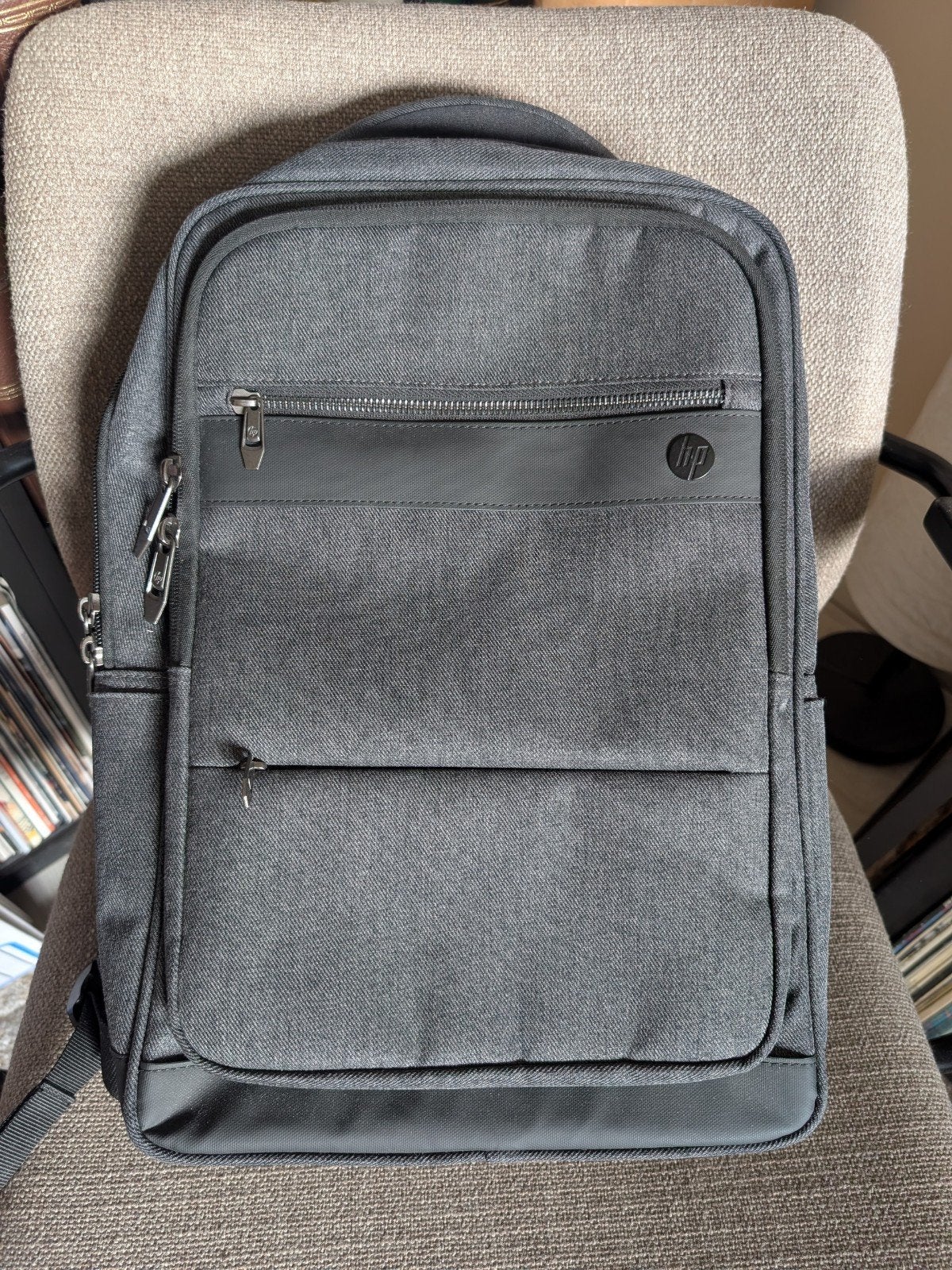 HP Rugzak Grijs - Ideaal voor Laptop en Reizen 38x28x13 cm, Ophalen of Verzenden, Zo goed als nieuw, 25 tot 40 cm, Overige merken