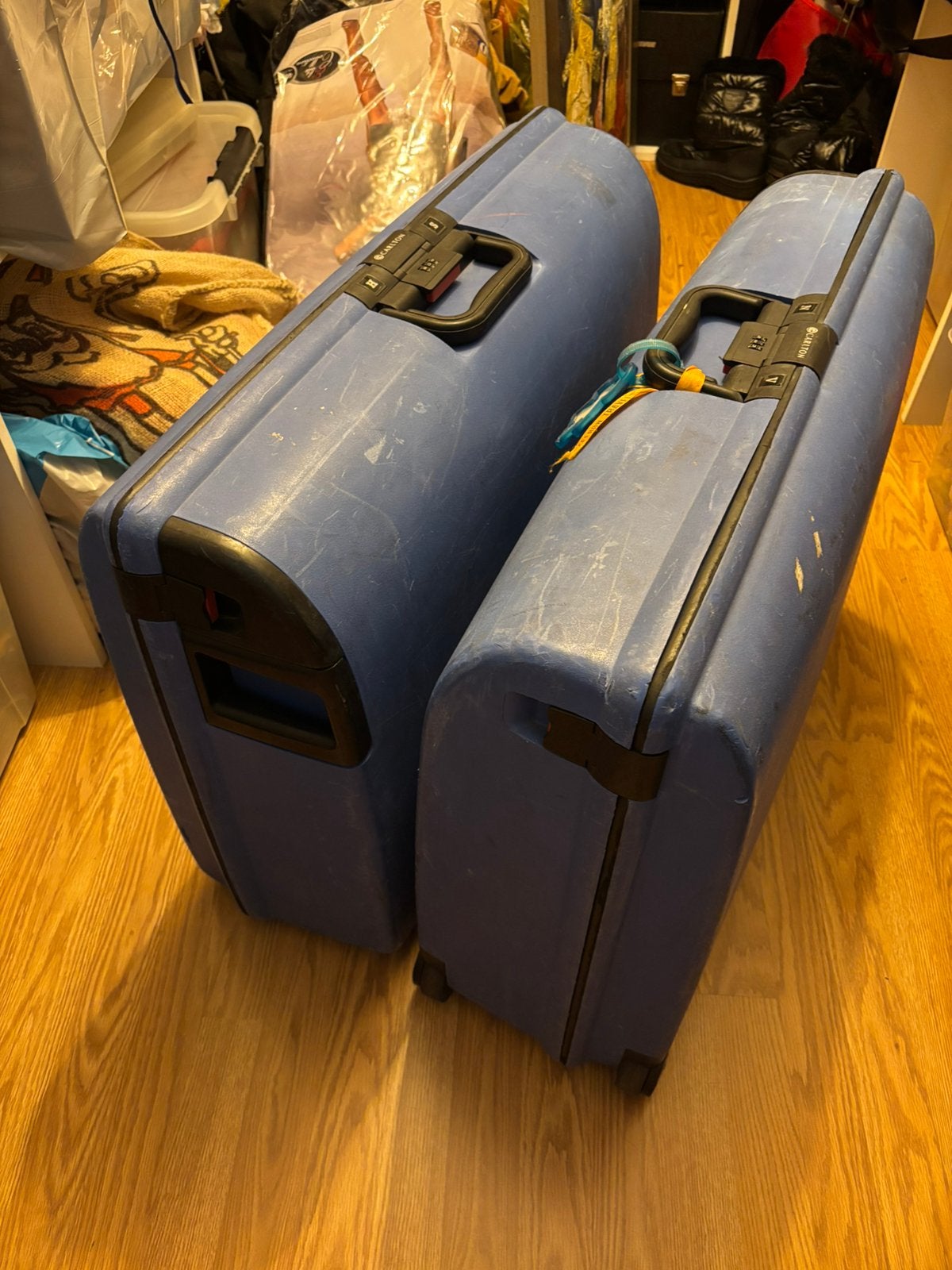 2x Carlton koffers, Ophalen, Hard kunststof, Zo goed als nieuw, 70 cm of meer