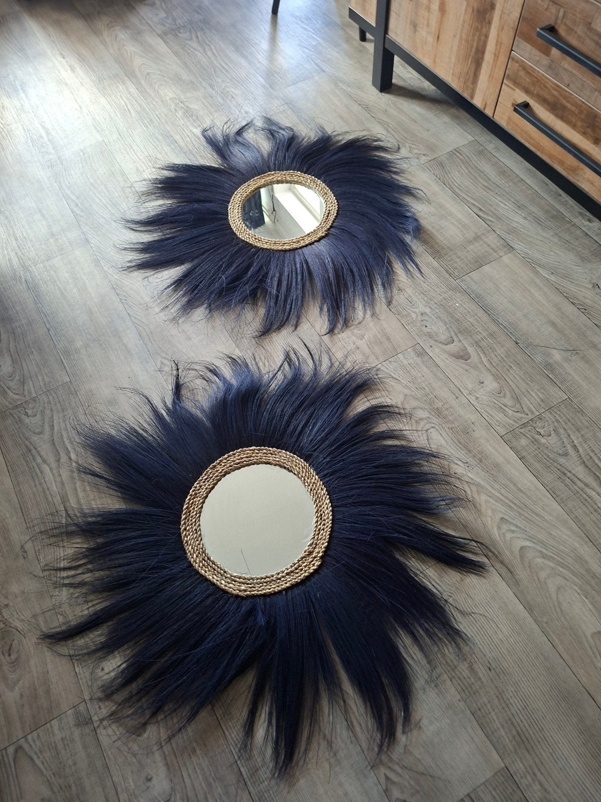 Set van 2 unieke spiegels met donkerblauwe raffia, Huis en Inrichting, Woonaccessoires | Spiegels, Ophalen of Verzenden