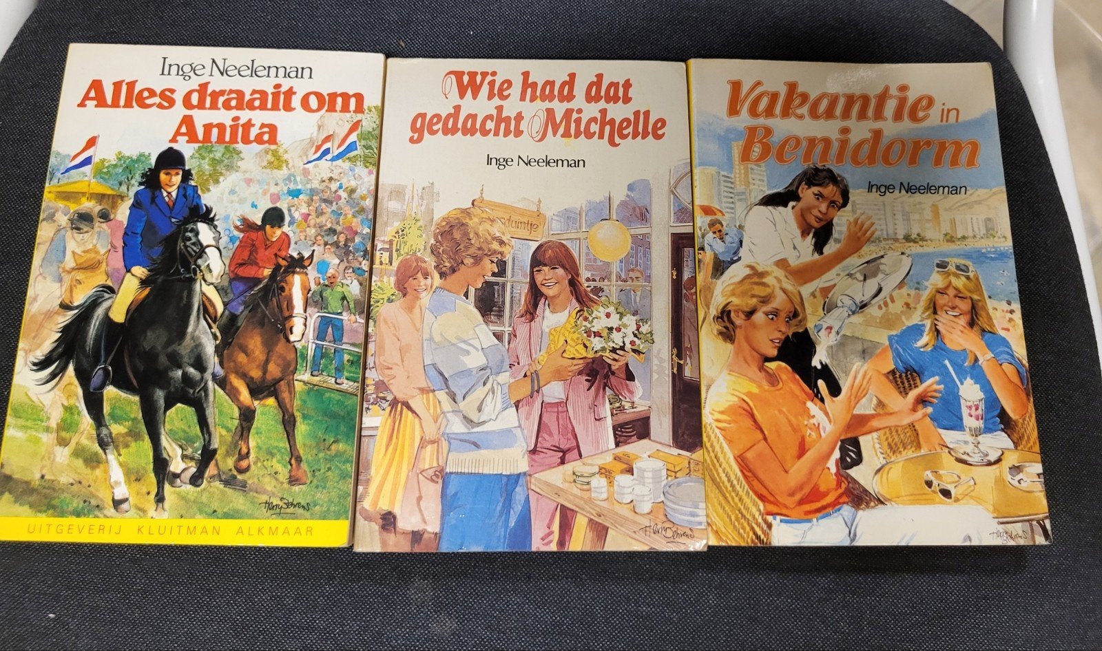 Inge Neeleman  - 3 x Kluitman Jeugdserie pockets tieners, Boeken, Kinderboeken | Jeugd | 13 jaar en ouder, Gelezen, Ophalen of Verzenden