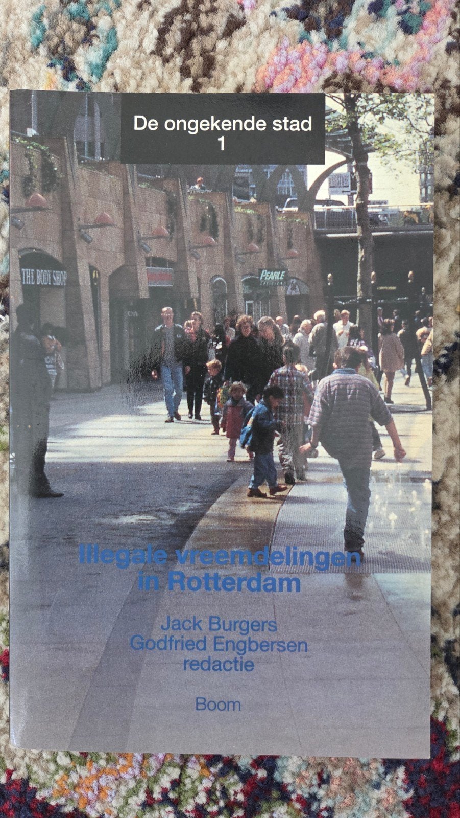 Illegale vreemdelingen in Rotterdam, Ophalen of Verzenden, Zo goed als nieuw