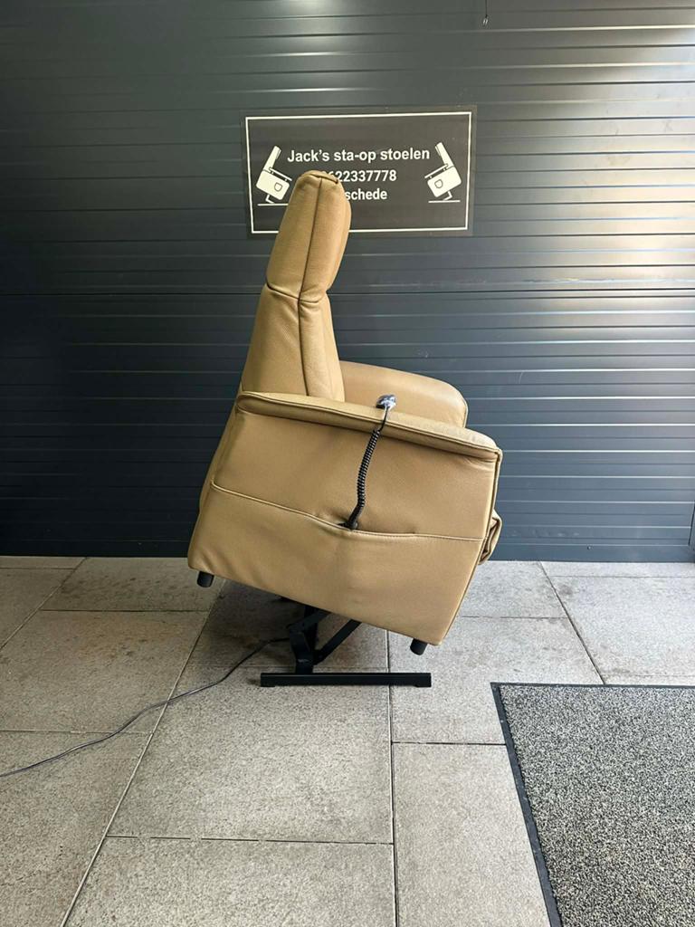 Sta op stoel merk cair, Minder dan 75 cm, Leer, Ophalen of Verzenden, Zo goed als nieuw