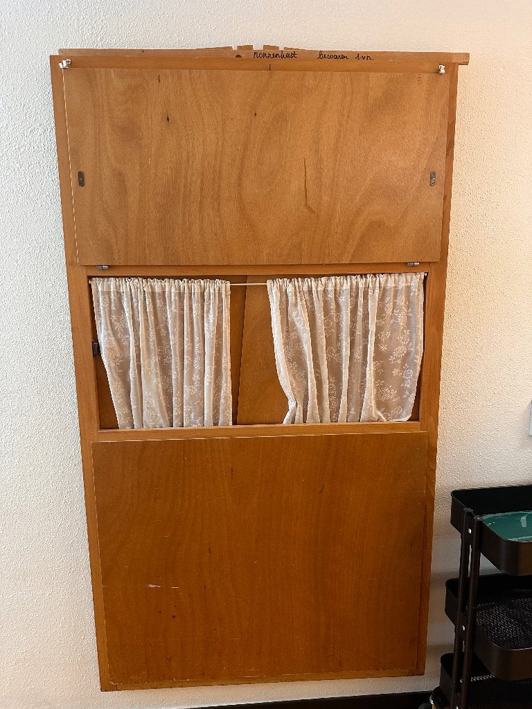Houten grote poppenkast, Ophalen, Gebruikt