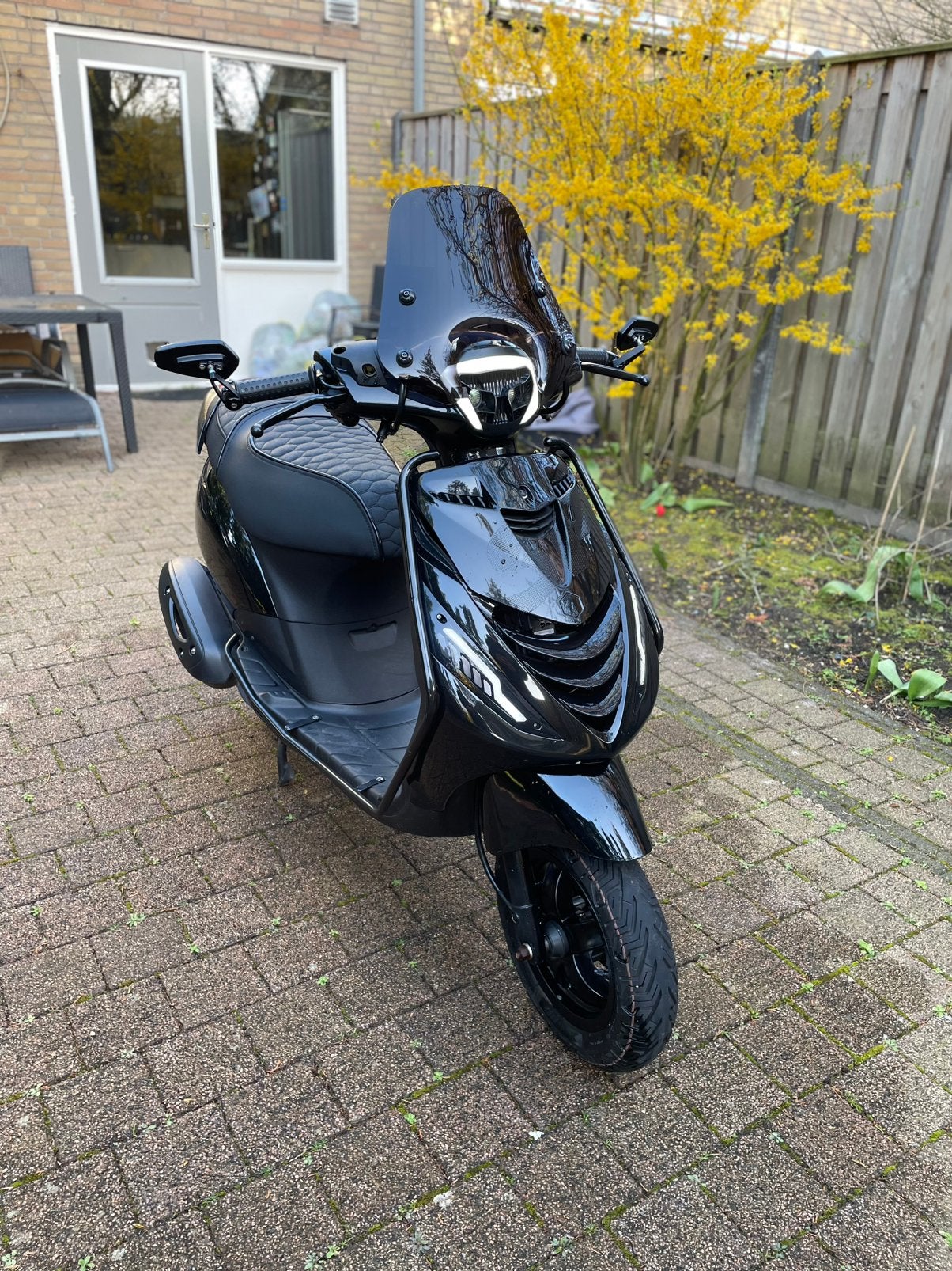 Piaggio zip 4 iget 2023, Fietsen en Brommers, Ophalen, Zo goed als nieuw, Benzine, Zip
