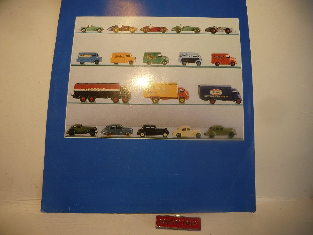 27 / 21 Cm. DINKY TOYS BLAD, Ophalen of Verzenden, Zo goed als nieuw