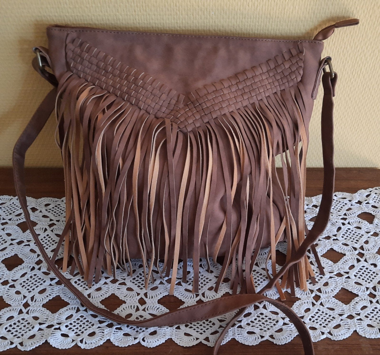 NIEUW SCHOUDERTAS CROSSBODYTAS met rafels Nieuwprijs €34.95, Sieraden, Tassen en Uiterlijk, Ophalen of Verzenden, Nieuw, Schoudertasje
