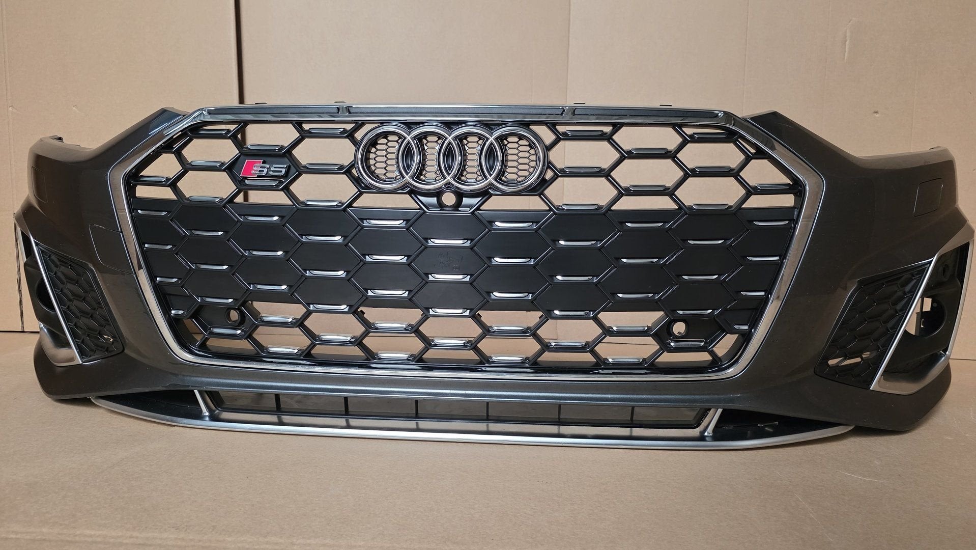 Voorbumper Audi A5 B9 F5 8W S5 Facelift 8W6807065AD 2019-, Gebruikt, -, Voor, Ophalen of Verzenden