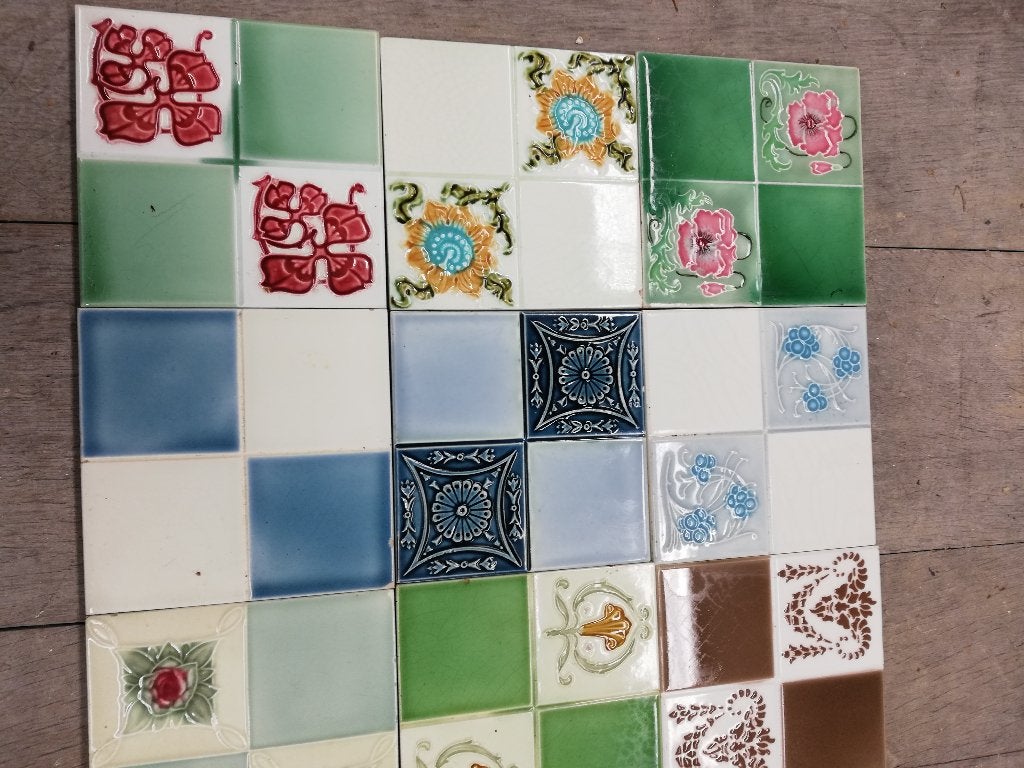 46 x 61 cm Tegeltableau, mix van 12 stuks antieke tegels, Ophalen