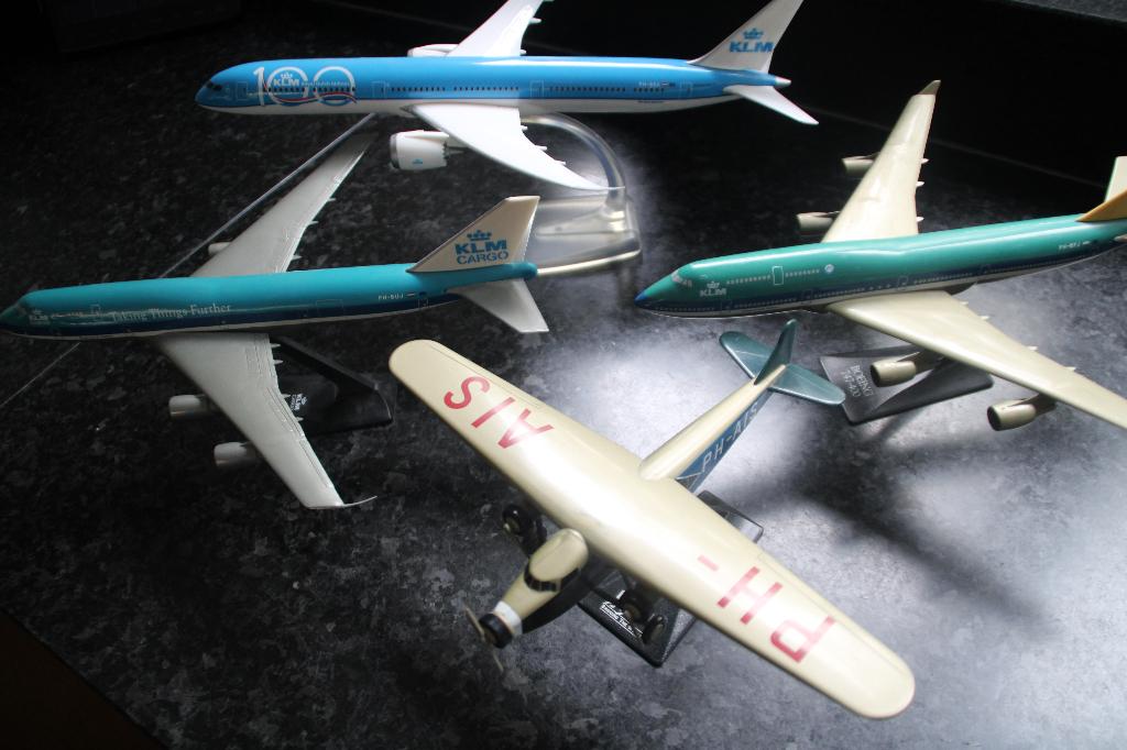 KLM schaalmodel vliegtuigjes, Hobby en Vrije tijd, Modelbouw | Vliegtuigen en Helikopters, Vliegtuig, Ophalen, Overige merken