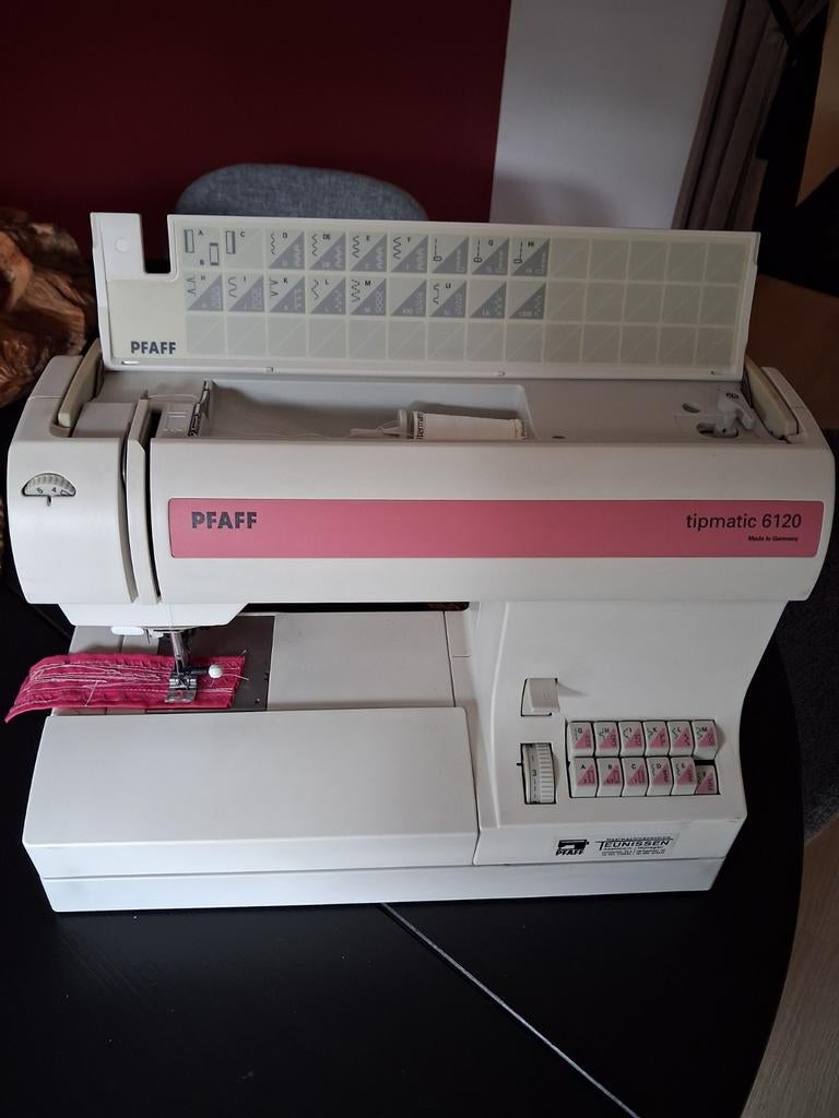Pfaff  naaimachine tipmatic 6120, Hobby en Vrije tijd, Naaimachines en Toebehoren, Ophalen of Verzenden, Gebruikt, Naaimachine