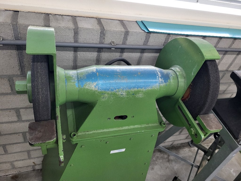 Professionele slijpmachine, Ophalen, Gebruikt, 1000 watt of meer, Werkbankslijpmachine
