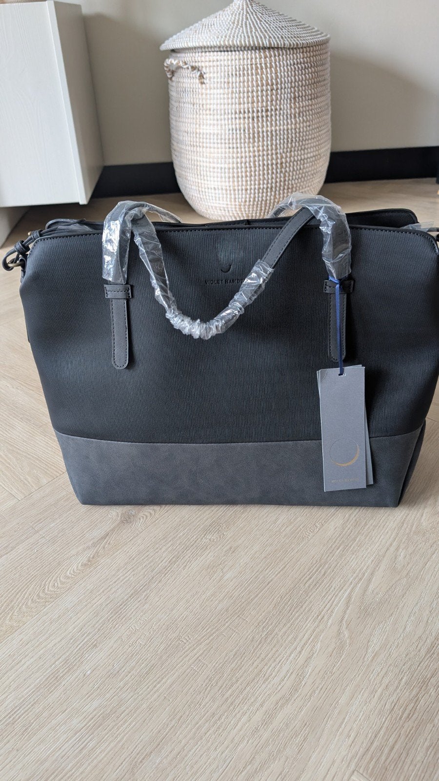 Nieuwe Violet Hamden Essential Bag Zwarte Schoudertas, Ophalen of Verzenden, Nieuw, Zwart, Schoudertasje