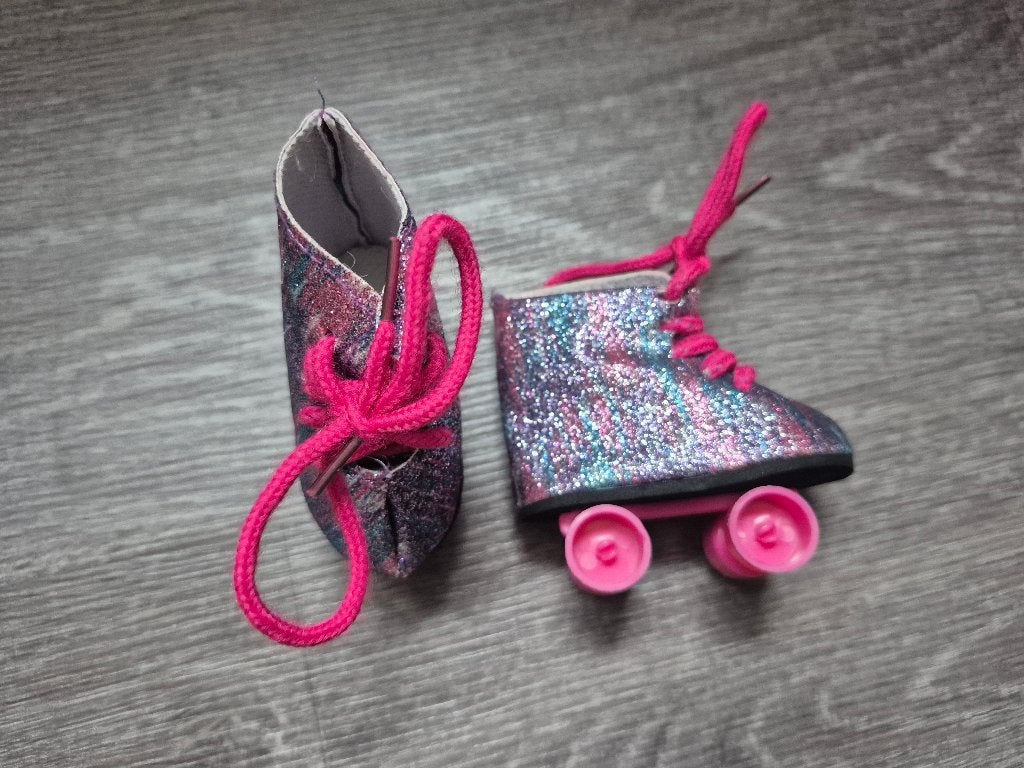 Poppen spullen ( Kleding, Schoenen, Rolschaatsen en Diverse), Ophalen of Verzenden, Zo goed als nieuw, Babypop